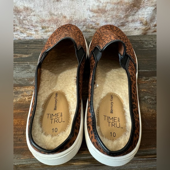 Time and Tru Memory Foam Leopard Print Sneakers Size 10 - Picture 4 of 4